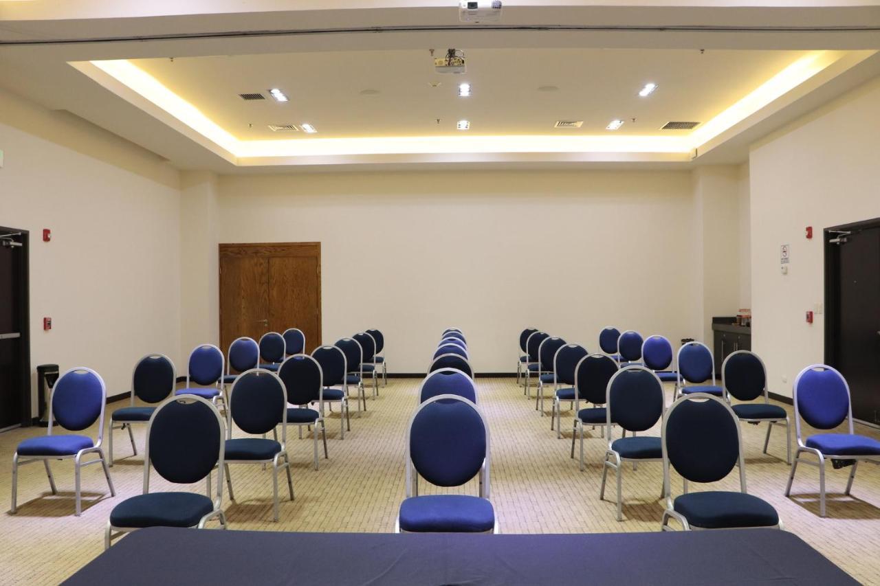 Holiday Inn Express Guaymas By Ihg Экстерьер фото A meeting room at the hotel