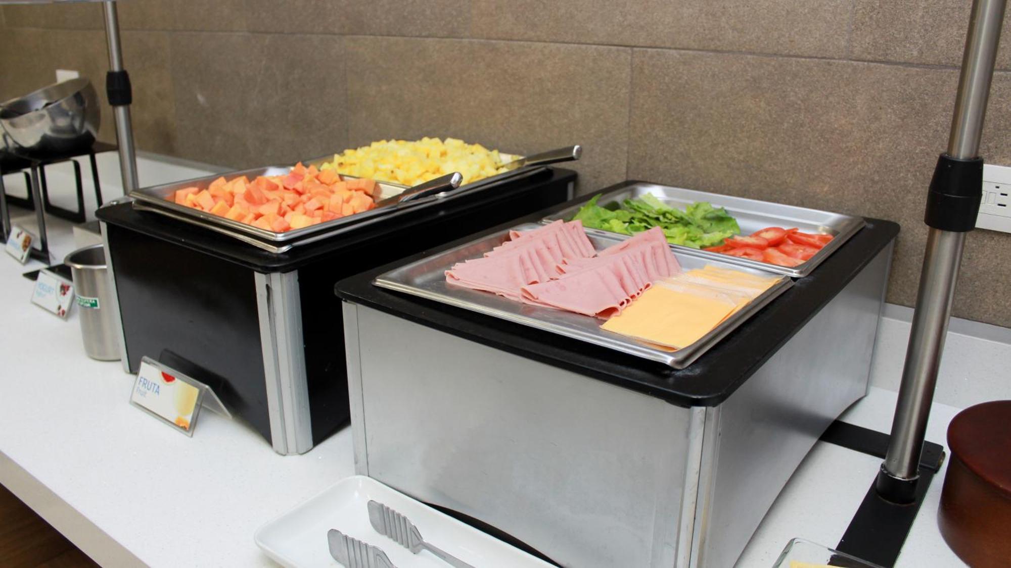 Holiday Inn Express Guaymas By Ihg Экстерьер фото A chafing dish